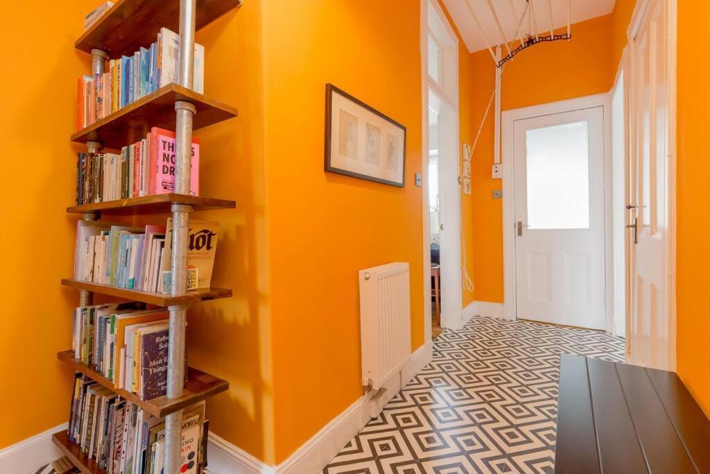 Castle Views! Stylish 2bd Flat, Sleeps 4 Appartement