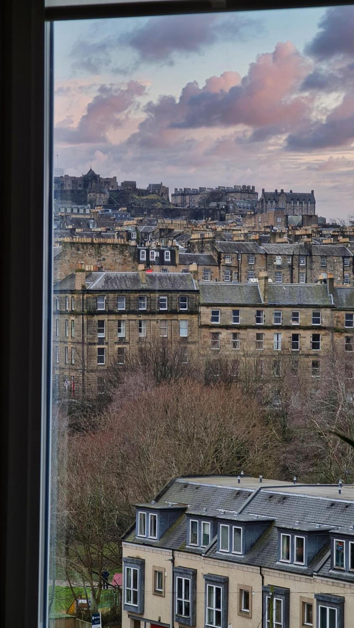Castle Views! Stylish 2bd Flat, Sleeps 4 Appartement *